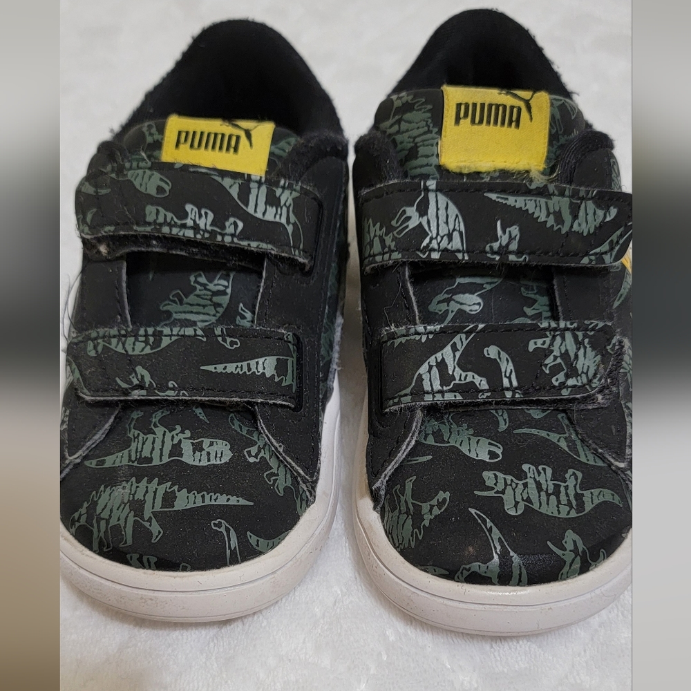 Boys puma shoes with embossed dinos